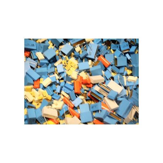 Condensatore poliestere 1uF 63V radiale